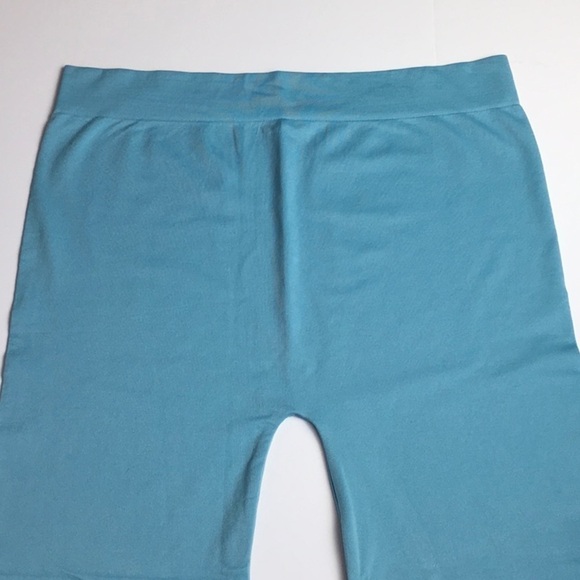 🎉 Sale Zenana Outfitters Capri Leggings - Picture 3 of 4